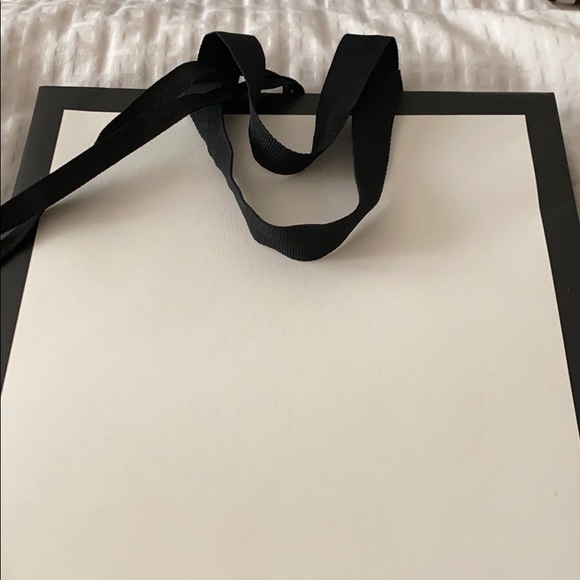 SMALL BLACK AND WHITE GUCCI SHOPPING BAG NEW - Picture 4 of 8